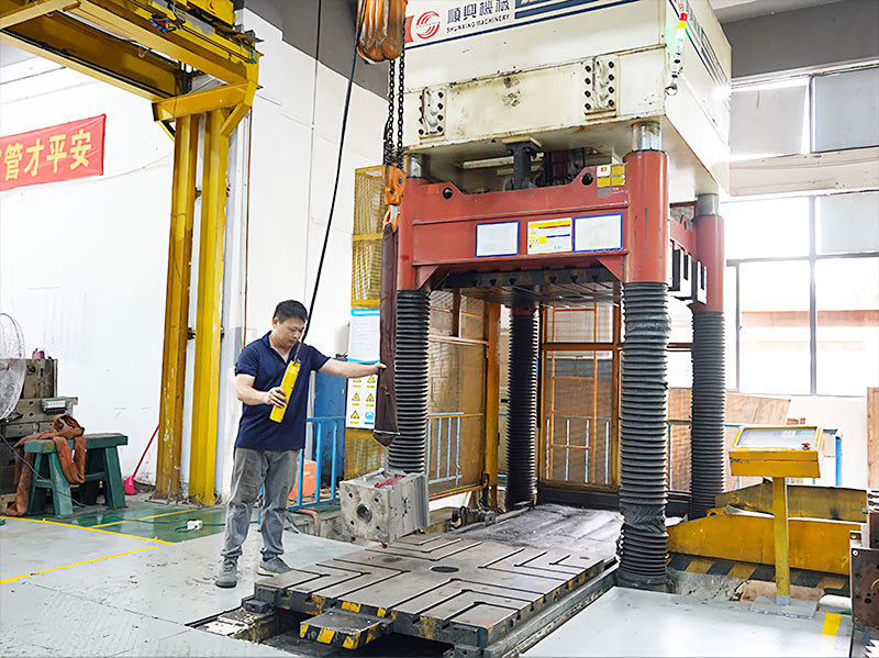 Mold Closing Machine